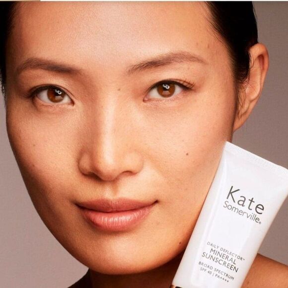 Kate Somerville Daily Deflector Mineral Sunscreen - Picture 5 of 10